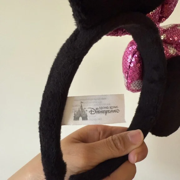 Disney Minnie Ears with Pink Sequin Bow - Picture 4 of 5
